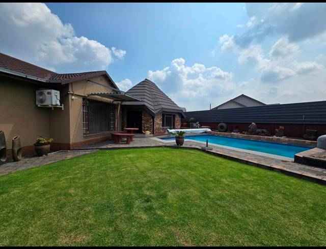 3 BEDROOM HOUSE FOR SALE IN VANDERBIJLPARK SE 6